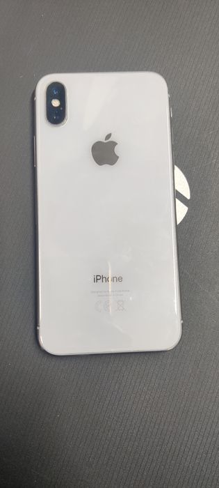 Продам Айфон 10.