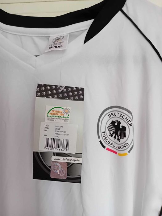 Чисто нова оригинална фланелка на Германия с автографи