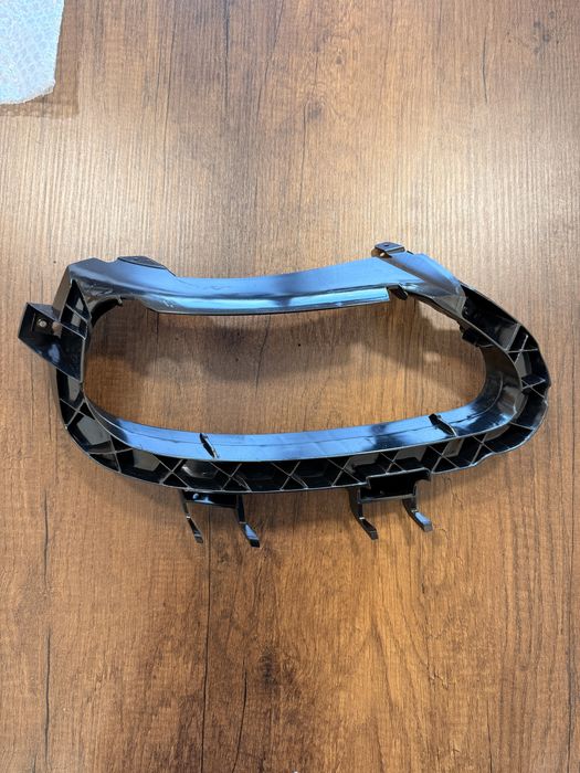 Държач накрайник ауспус Ауди А8 десен