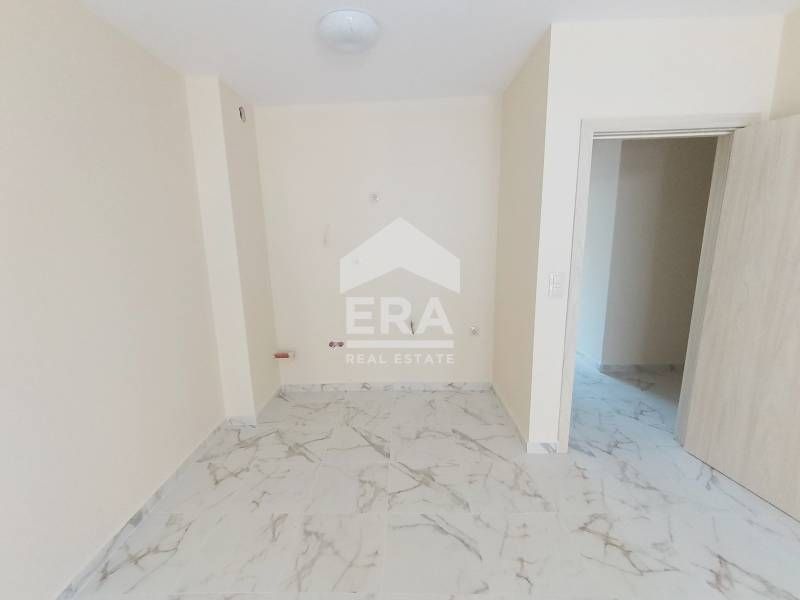 Продава се Двустаен апартамент в Поморие - 70 кв.м за 772 €/кв.м - Снимка #3