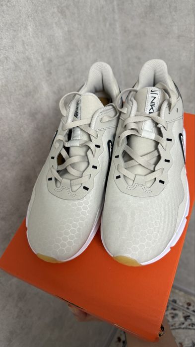 Nike кроссовки женские