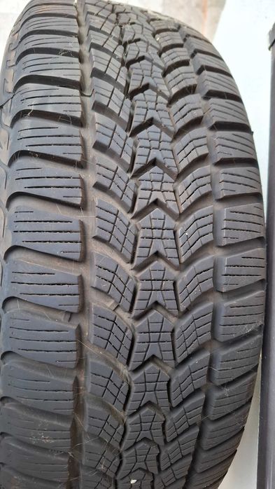 Vand 4 Cauciucuri de iarna 215/60R16 +Jante+Capace -se vand si separat
