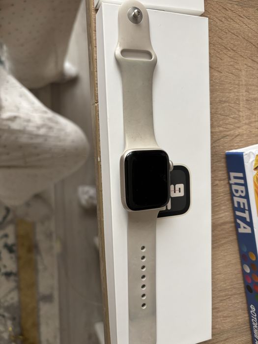 Продам часы apple watch SE40mm