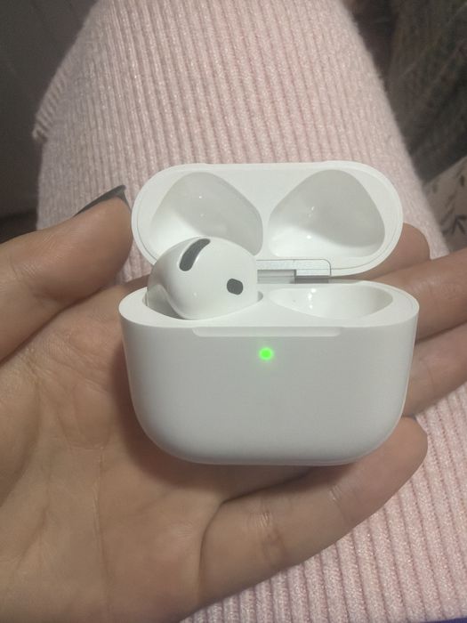 airpods 4 с левым ухом