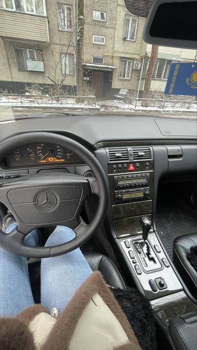 Mersedes-Benz E 280