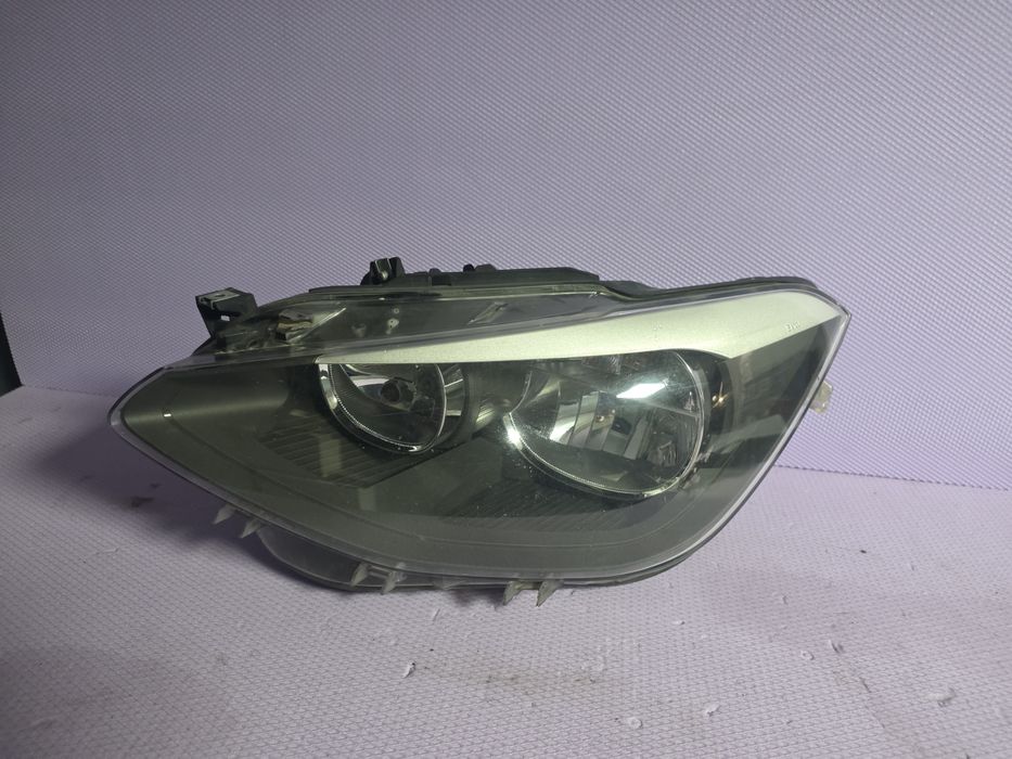 Far stânga BMW seria 1 f20 f21 original  fără xenon cu halogen