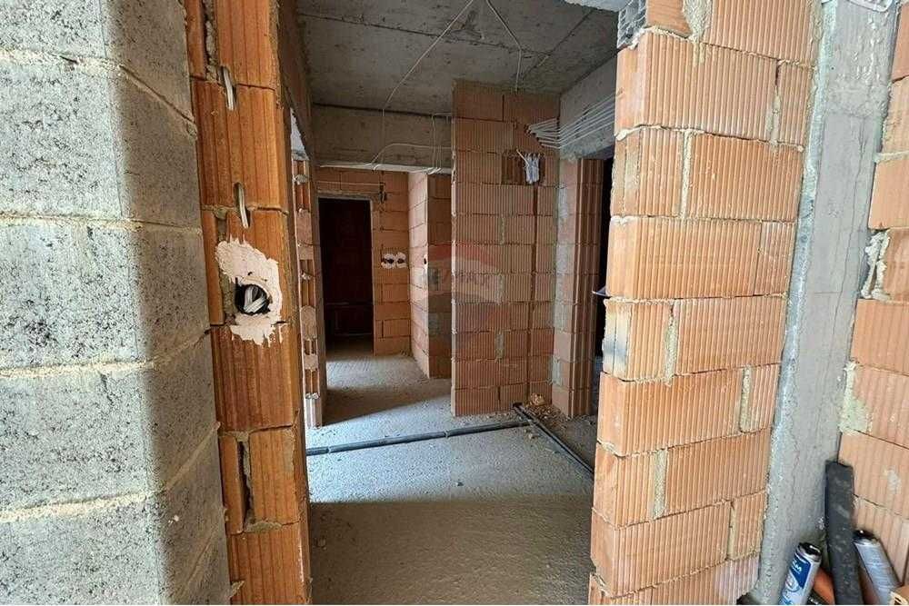 Продава се Двустаен апартамент в Шумен, Тракия - 56 кв.м за 1220 €/кв.м - Снимка #4