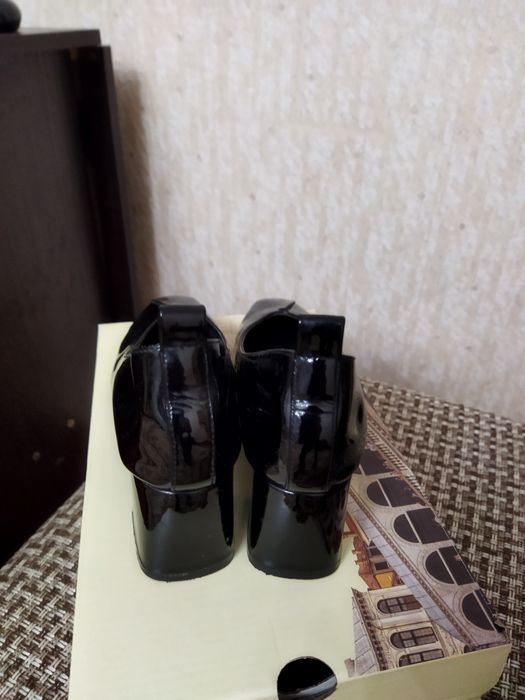 Туфли кожаные лакированные