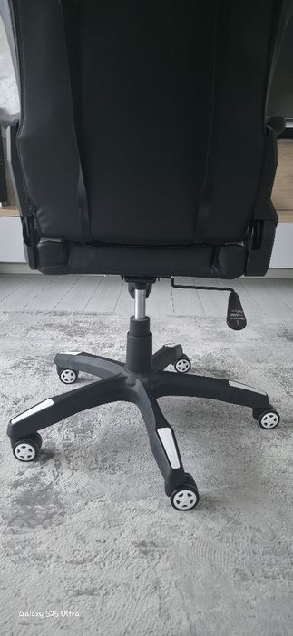 Scaun gaming eXracer – confortabil, complet funcțional