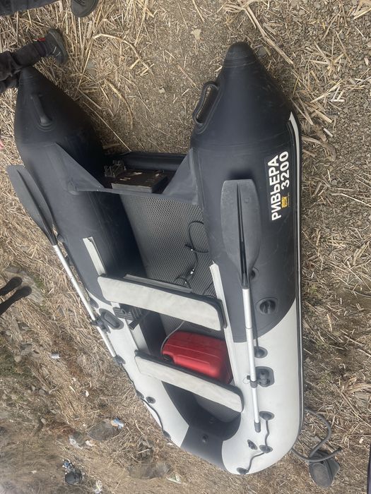 Лодка Ривьера 3200 в отоичном состоянии