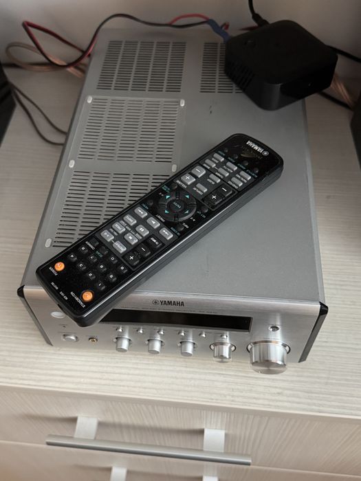 Yamaha RX-E810 + Yamaha NX-E400 + Reciever BT Logitech