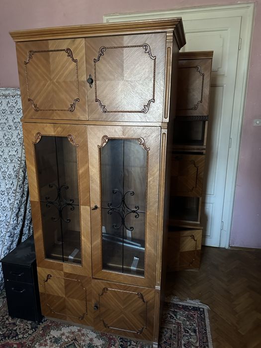 Geam,Usi,Ferestre,Mobilier,Sobe teracota din lemn masiv de stejar, Stilul brâncovenesc tâmplărie veche de aproximativ 80 de ani.