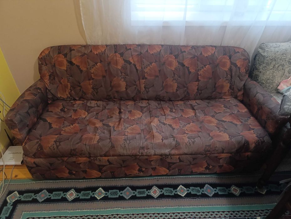 Диван малък прав