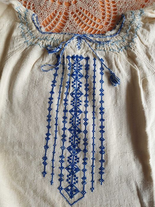 Автентични ризи от народна носия