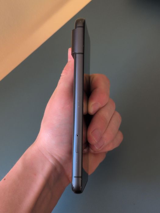 Google Pixel 8 128GB / 8GB RAM + Spigen кейс