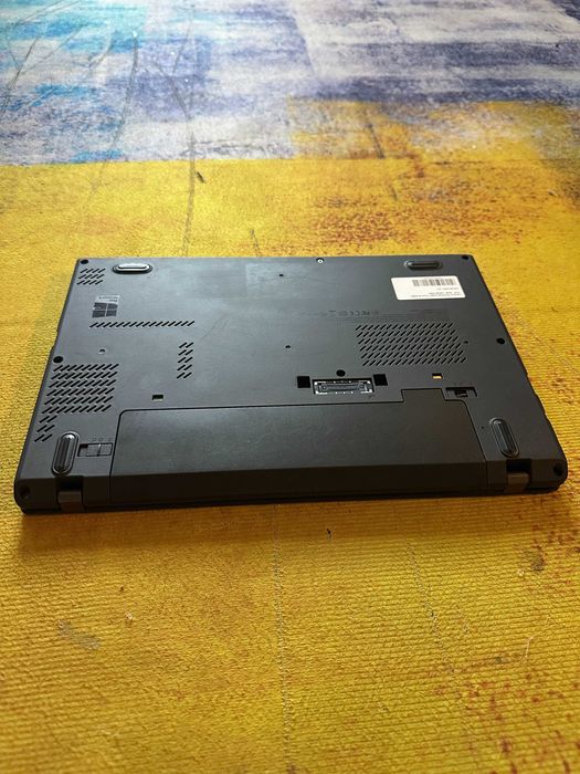 laptop Lenovo x240, i5, 8 gb, ssd 120, ideal tester