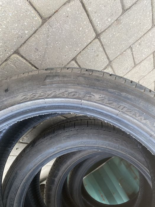 Продам шины 295/40/22