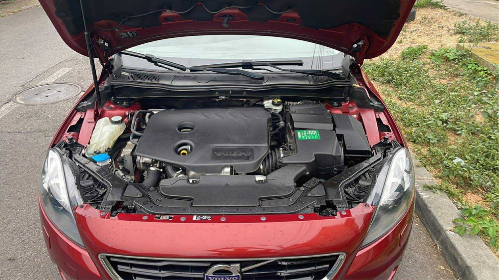 Volvo V40 D2 2013 luna 07