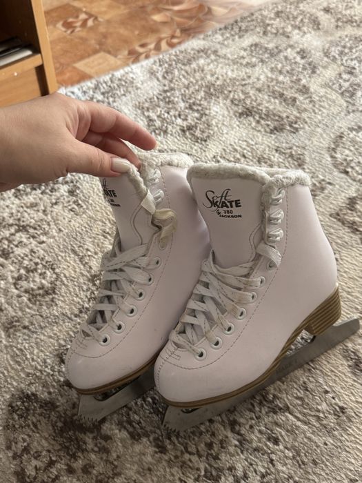 Продам профессиональные коньки