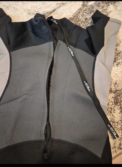 Costum scufundări, înot de neopren