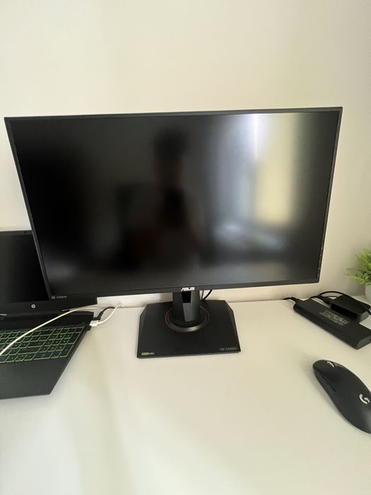 Monitor Asus 240hz 1920x1080p 27”