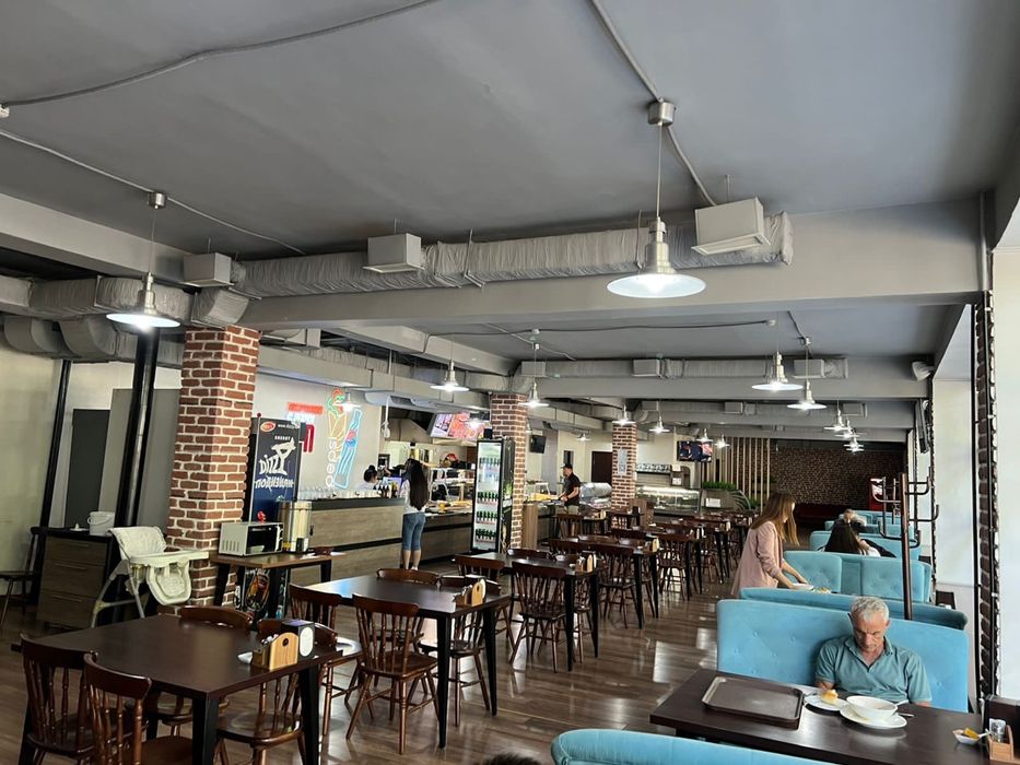 Продам действующее кафе.