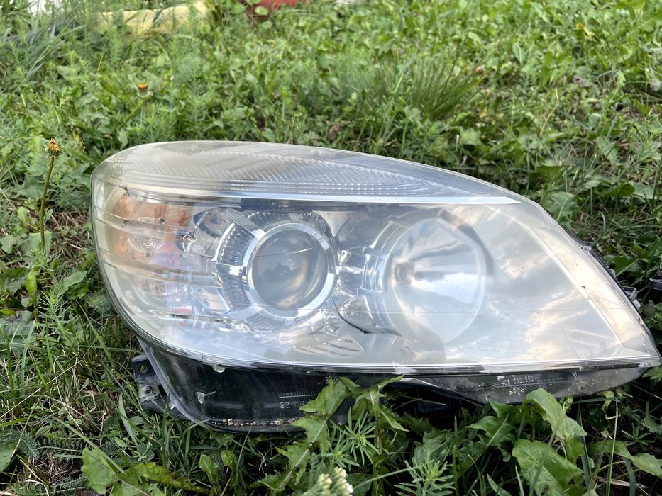 Оригинални фарове за Mercedes W204