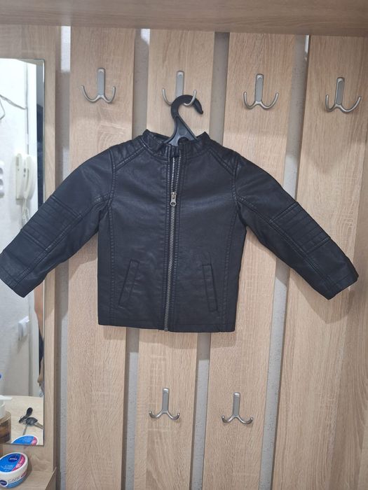 Продам детскую курточку