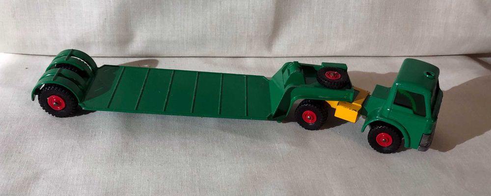 Macheta Matchbox Trailer King Size K-17 Ford Tractor Dyson Low din 69