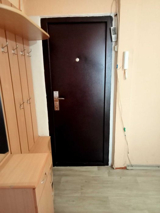 Продаю срочно трехкомн квартиру