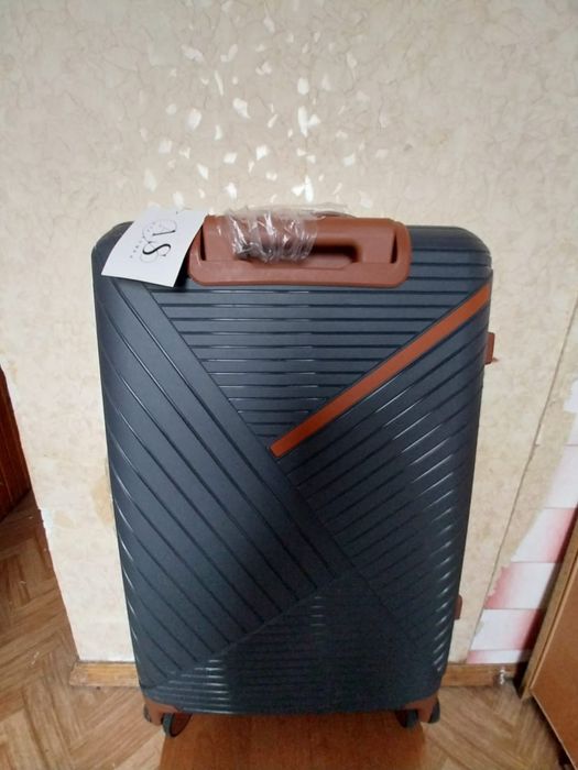 Чемодан новый срочно