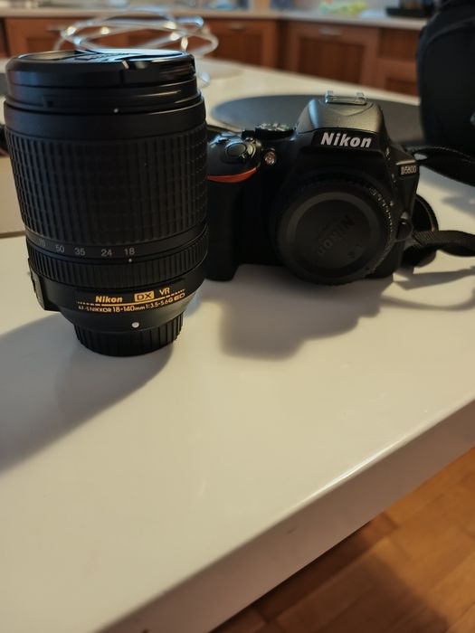 Фотоапарат Nikon D5600 + Nikkor 18-140