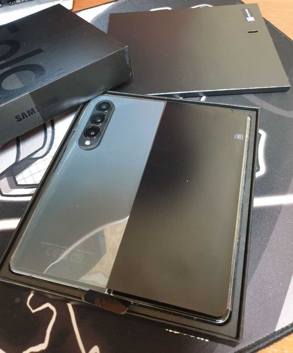 Продаю Samsung Galaxy Z Fold 4