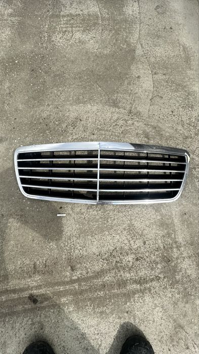 Решетка радиатора мерседес w210