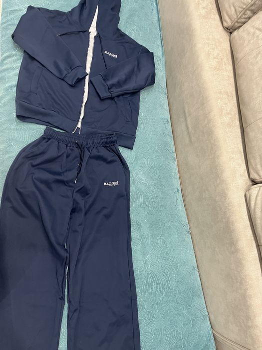 Спортивный костюм размер L