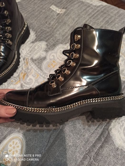 Продам фирменные ботинки Balmain