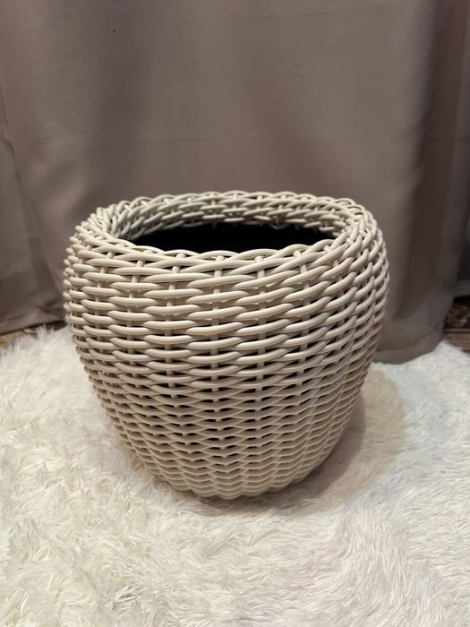 Продам Кашпо ручной работы.