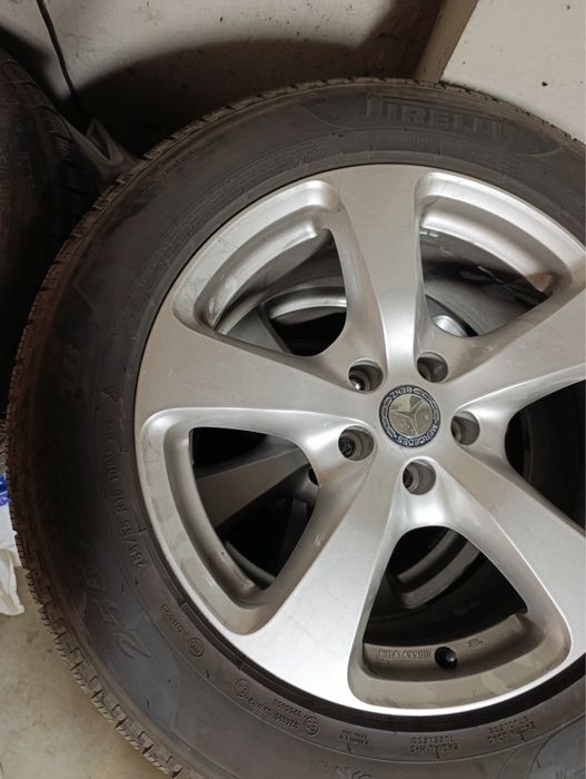 Автомобилни гуми пирели