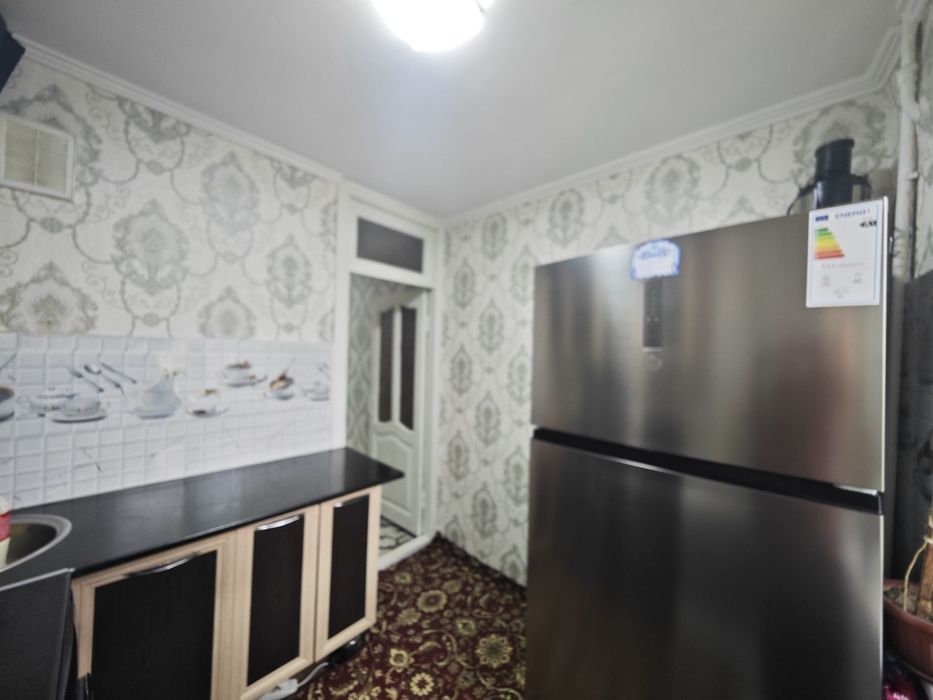 Срочно сотилади 2 хонали 3 этаж 4 этажлик дом