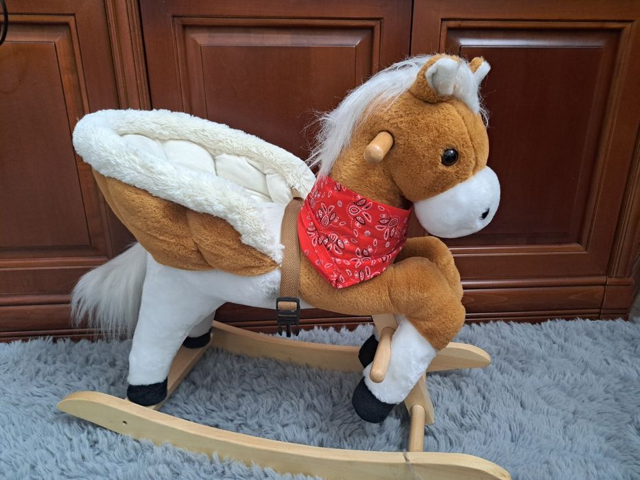 Căluț de pluș balansoar cu sunete