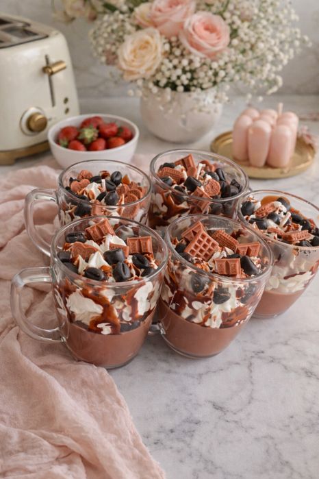 Realizez lumânări din ceară de soia naturală