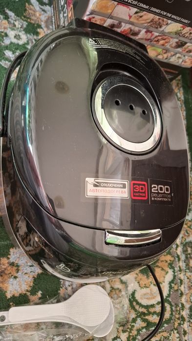 Мультиварка Redmond RMC-M90