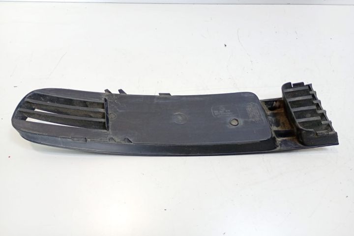 Grila bara fata 3B0853678 Volkswagen VW Passat B5