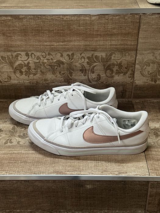 Кпортни кецове Nike