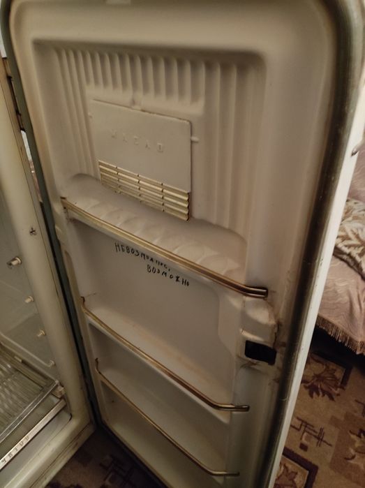Продам холодильник Зил!