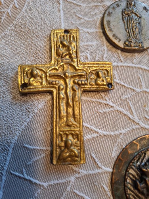 Старинни кръстове медальони