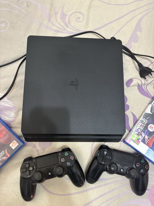 Ps4 с вградени игри