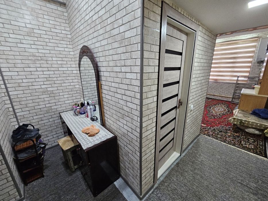 1-xonali uy sotiladi