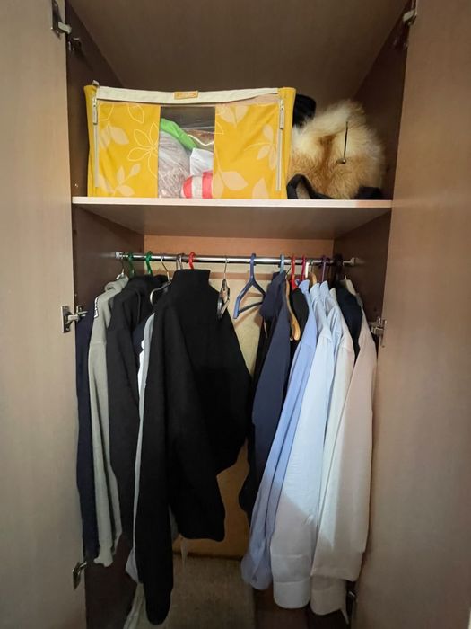 Продаётся угловой шкаф