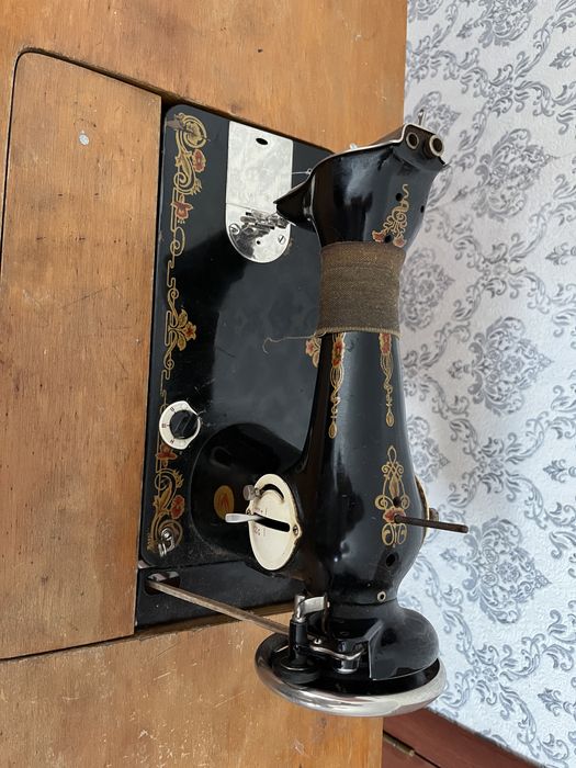 Продам швейную машинку